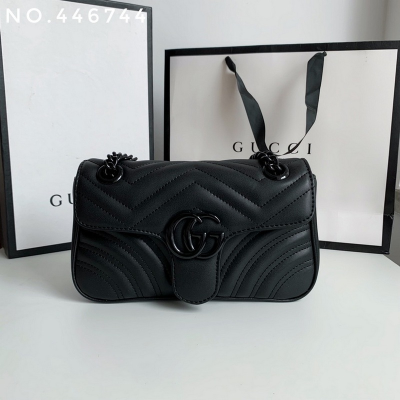 Gucci Handbags 821